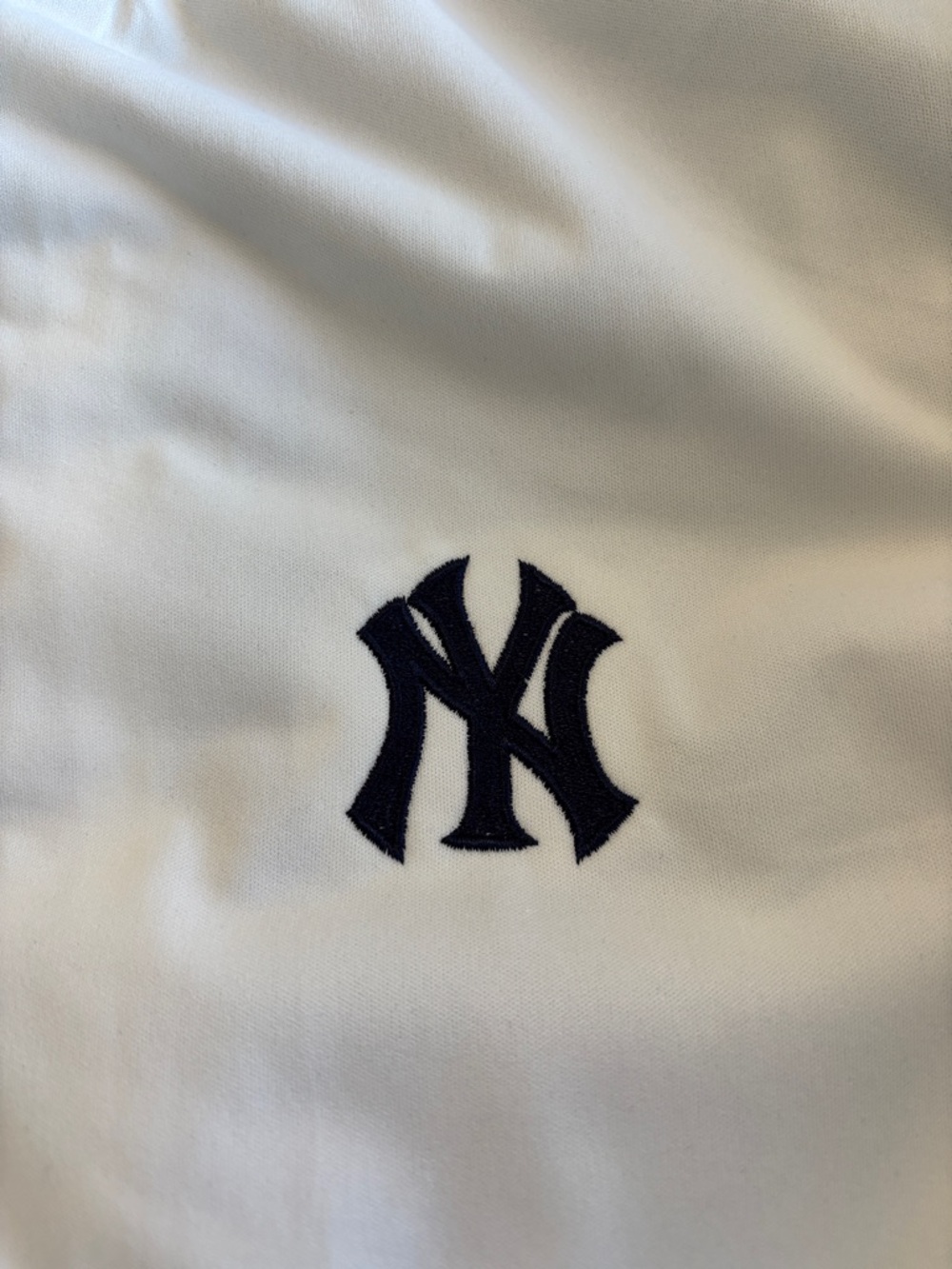 New York Yankees Women's White & Gray Zip-Up Jacket - Picture 6 of 7